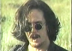 Amateur blondes in a threesome