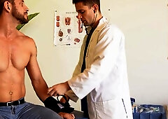 DoctorTapes: Quin Quire bends over