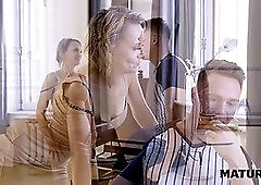 Mature client called PC repairman to tempt him and be nailed