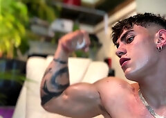 Huge man-meat fellow spunks on his rock-hard six pack