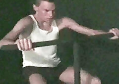 muscle guy auto self blow his fuck-stick at the musculation fitness