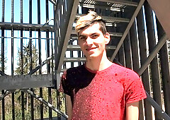 Amateur anal pleasures with a really horny hottie