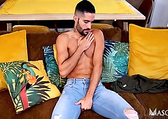 Hotafmen: Reveal The Magic Of Spain In A Solo Dance