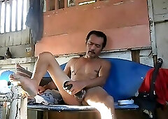 Dirty Papi washes his heavy loads