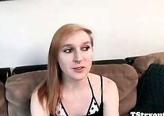 Amateur tranny wanks hardcock on casting daybed