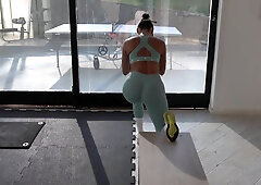 Fit Teen 18+ Bubble But Fucks Her Personal Trainer After The Gym - Who Is Lilly