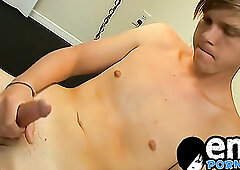 Sexiest emo alive Colby Bonds jerks his meat in the bathroom