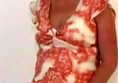 Pregnant brunette chick gets fucked and jizzed at the casting