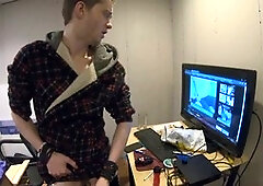 heterosexual Bro eyeing porno [onlyfans.com/flint-wolf]