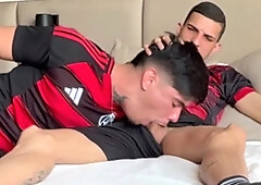 INVADINGTO THE FLAMENGO AFICIONADO SANS A CAPE AND NUTTING INWARDS