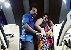 Chalti Bus Me Bhabhi Ki Chuday