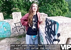 VIP4K. BF Doesn't Mind When The Hunter Screws His GF