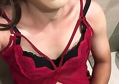 Sissy CD Saigon masturbate