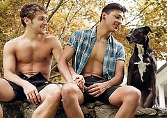 Thirsty boys Calvin Banks & Mateo Vice take turns bottoming