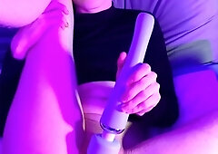 Blonde solo toying