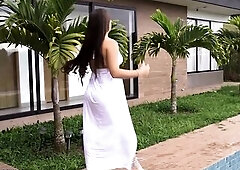 I meet on the picsina a attractive chocolate stud and I notice his intensive look I can't resist until I finished with his large jock inside my p