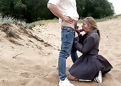 Public fellatio on the beach with a stranger