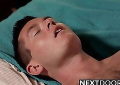 Ty Thomas and Ryan Pitt breeding in multiple positions