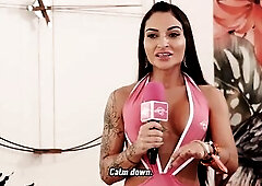 Blond meets brunette hair in a wild cunt fight