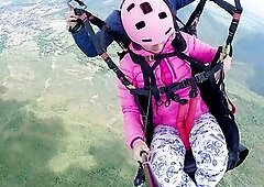 SQUIRTING during the time that PARAGLIDING in 2200 m above the sea ( 7000 feet )