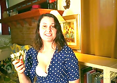 Aynslie Tells A Story About her Cross Dressing Friend