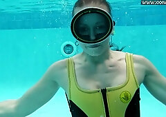 Amateur movie with radiant Minnie from Underwater Show