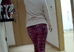 Tinder hookup gets juicy after hitting the gym with a creampie finish