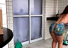 Big booty spy Electra caught on hidden cam for some real voyeur action