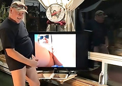 Amandine Shows for Fun and Cumm!