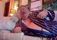 Hand-free, bear coach, chubby grandpa