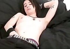 Hot emo dude jack off!