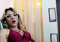 Tattood shemale tranny plays with ass during masturbation