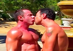 FapHouse - Muscled jock finds irresistible hard slamming