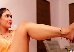 Hot Indian - Desi Wife Ne Husband Ke Friend Se Chudwa Lia