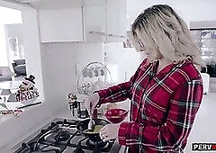 Licked my stepmoms pussy in the morning under the mistletoe