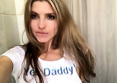 Amateur super hot brunette masturbating 3 mp4