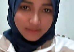 Asti Dharmastuti hijabi porn star