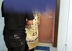 35 Year Old (ayesha Bhabhi) Bakaya Paisa Lene Aye The Paise Ke Badle Padose Se Kiya Choda Chudi Hindi Audio - Pakistan