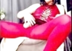 Red-hot Melinda James in a sultry solo show