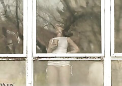 Just a short window flashing during a coffee break