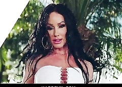 Jennifer White multi-ebony shlong team fuck and swallows all the load