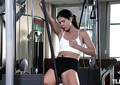Stylish Asian brunette Lady Dee is having fun in solo style in the gym