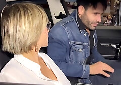 le chauffeur uber va avoir droit a ma chatte