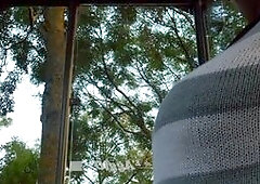 je l'ai croisé une fois en ville et j'étais impressionné par la taille de ses sein énormes, et au fur et à mesure j'ai fait connai