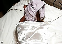 Insomnia? Oriental stepmom will assist u! "just relax, do u like my lips? Do u like my boobs"