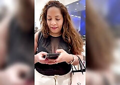 Jessica es una ejecutiva que con una buena cogida evita que sus clientes se vayan con otra empress