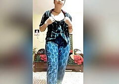 Sexy Paki Girl Shows Her Boobs Part 2