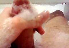 Foaming bath pleasure