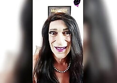 Put down soever u're doing! See me. Listen to me. Hold your phone in one hand, your penis in the other. Pay attention to me. Can u make it the en