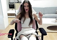 ???????? This cute white tranny jerking off her large dong in front of the livecam and cums hard!